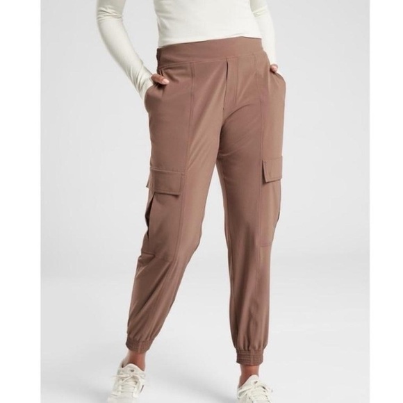 Athleta Chelsea Utility Mineral Brown
Jogger - Picture 1 of 8
